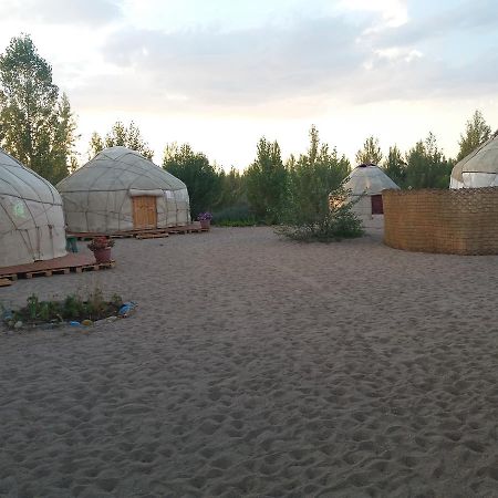 Yurt Camp Tosor Hotel Ngoại thất bức ảnh