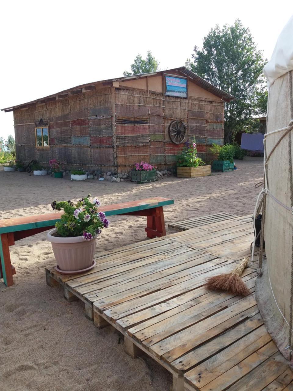 Yurt Camp Tosor Hotel Ngoại thất bức ảnh