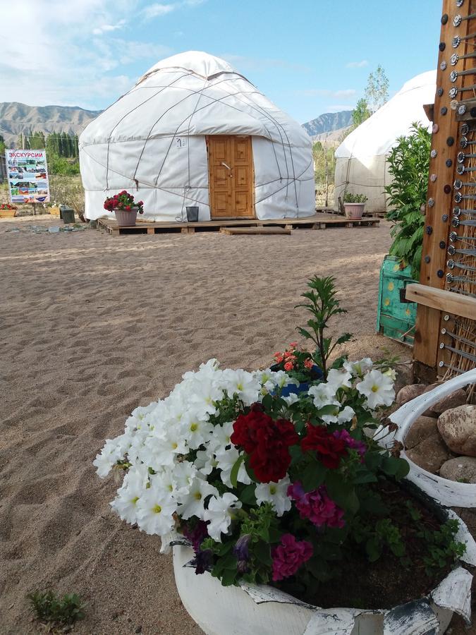 Yurt Camp Tosor Hotel Ngoại thất bức ảnh