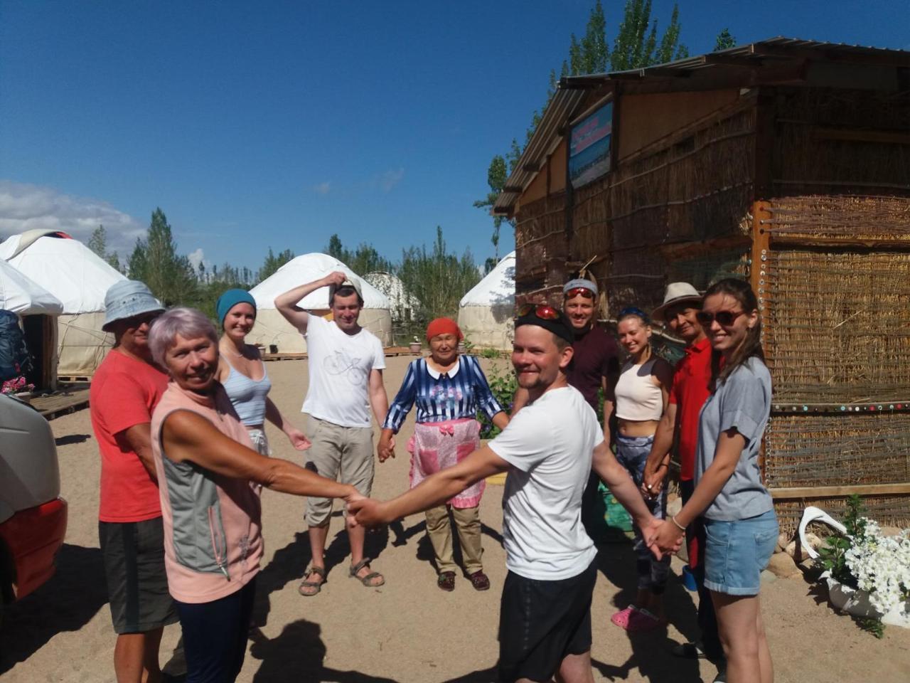 Yurt Camp Tosor Hotel Ngoại thất bức ảnh
